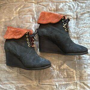 Chloe navy wedge bootie